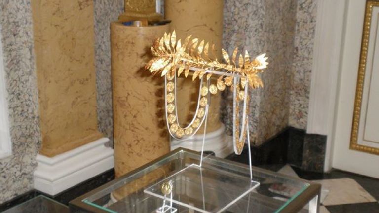 Златният венец от Маламирово в гостуващата изложба на НИМ в Кралския музей във Варшава (Снимка: НИМ)