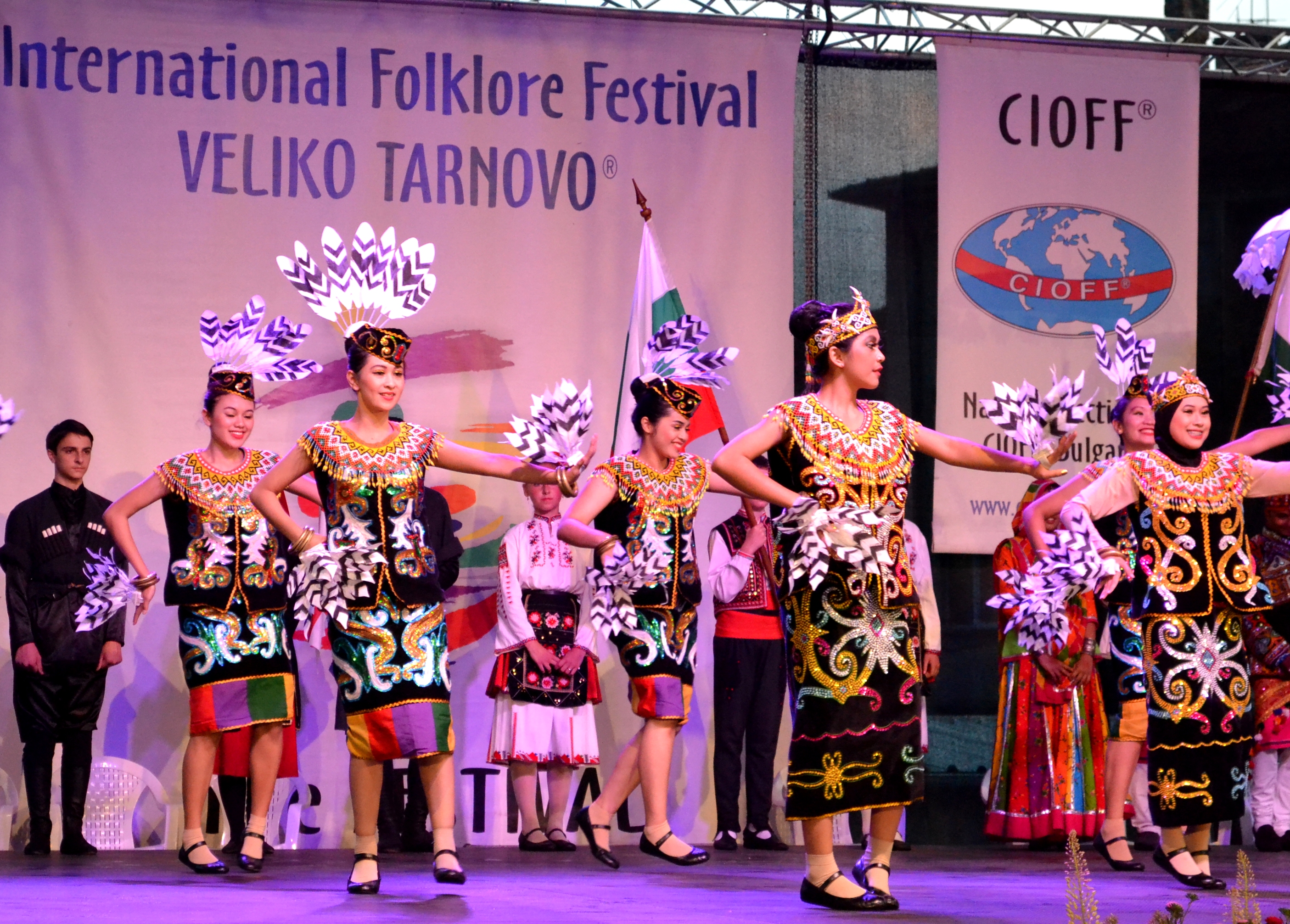 Започна 17-тото издание на Международния фолклорен фестивал във Велико Търново