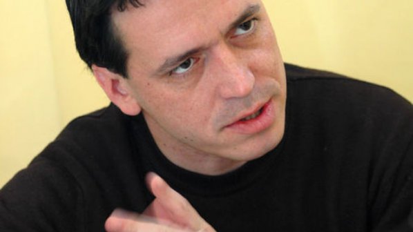 Жесток удар за журналиста Васил Иванов