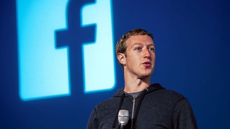 Зукърбърг посвещава годината на проблемите във Facebook