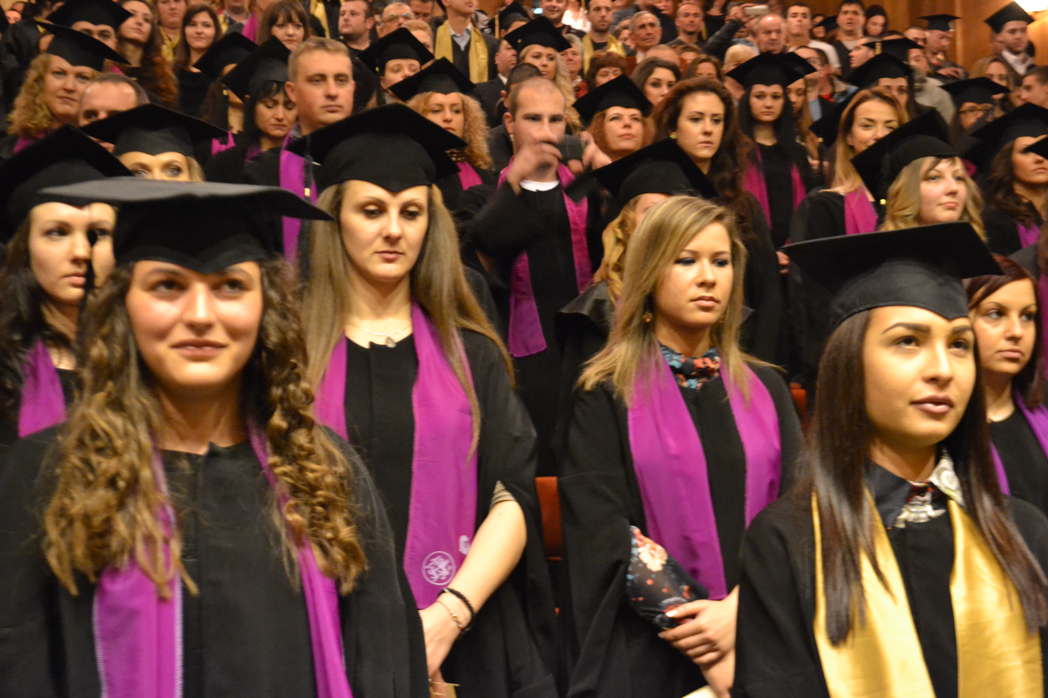 250 абсолвенти получиха дипломите си от Стопанския факултет на ВТУ