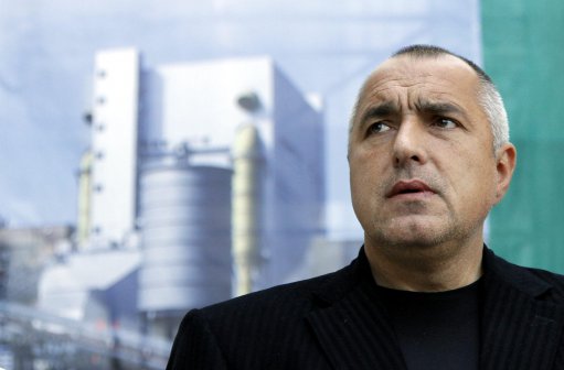Борисов очаква да започне българското производство на защитни облекла