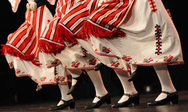 София танцува в инициативата „Хората на България“