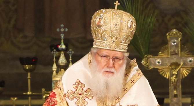 Патриарх Неофит отслужи празничното богослужение за Успение Богородично в катедралата “Св.Александър Невски”