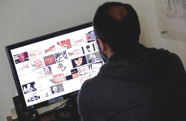 Турция разследва над 10 000 потребители на социалните мрежи