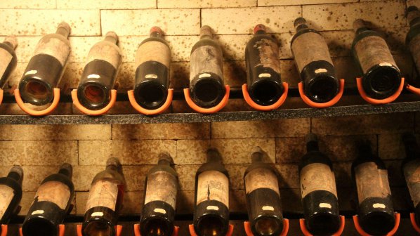 Енолог направи в питоси вино от грозде, отглеждано от времето на траките