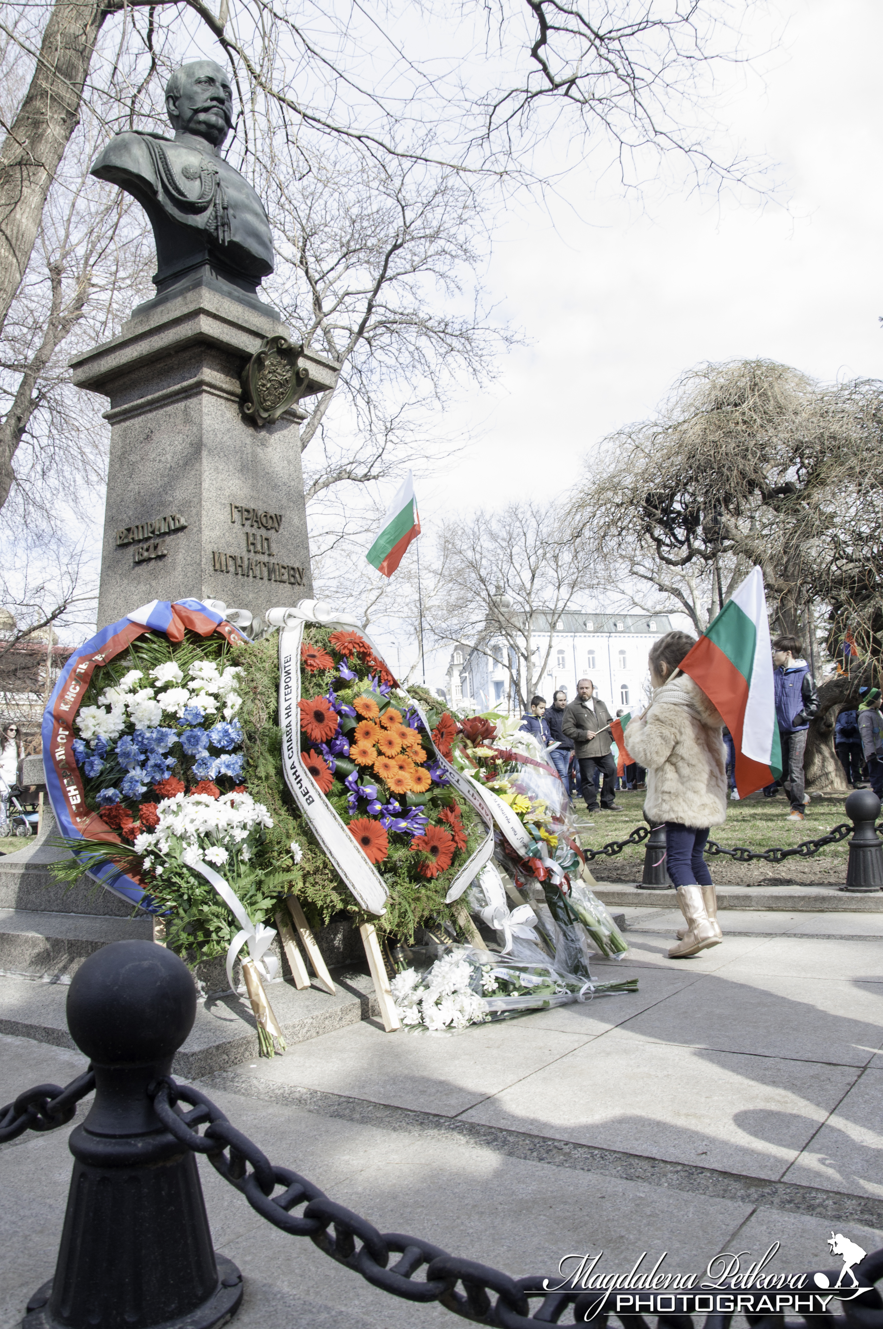 Стотици варненци и гости на града почетоха паметта на руските и украински войни