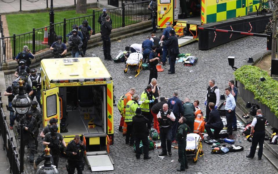 Петима са вече загиналите от атентата в Лондон, 40 са ранени (обновена)
