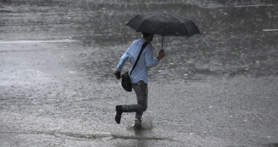 Опасно време: Бури и силни дъждове в следващите дни