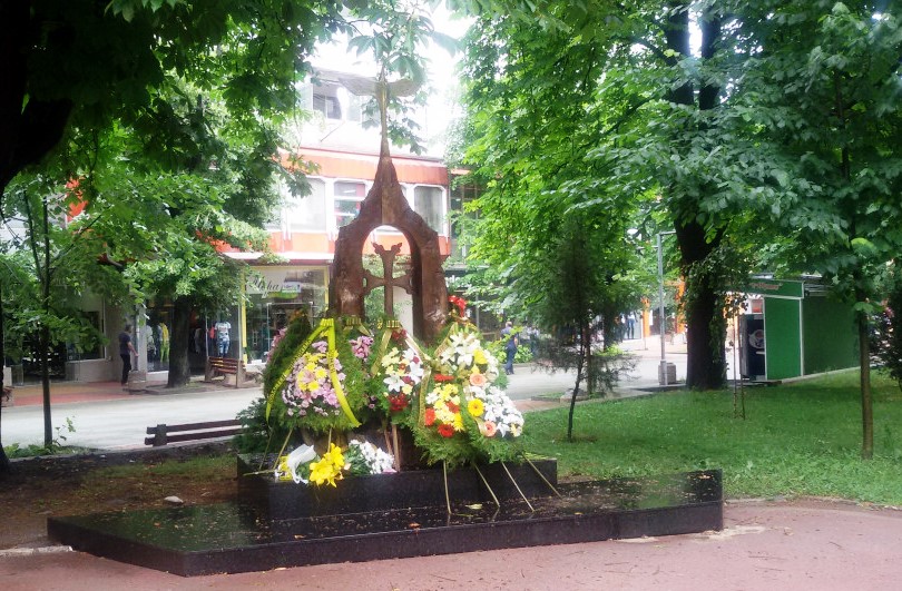 В Шумен бе открит Паметник на признателността на арменците към България
