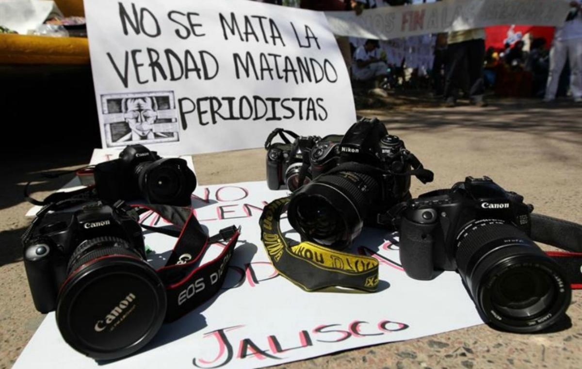 Застреляха мексикански журналист на коледно парти
