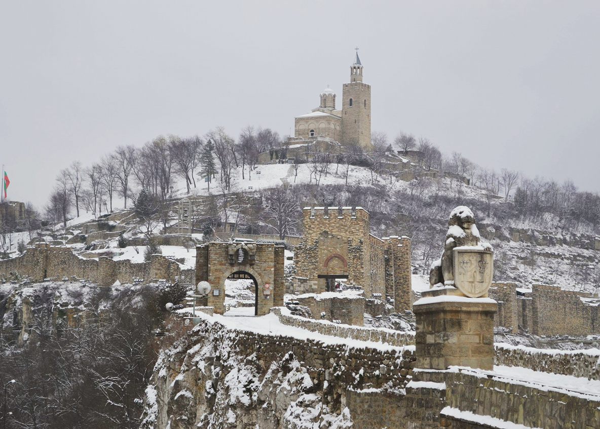 Крепостта Царевец през зимата