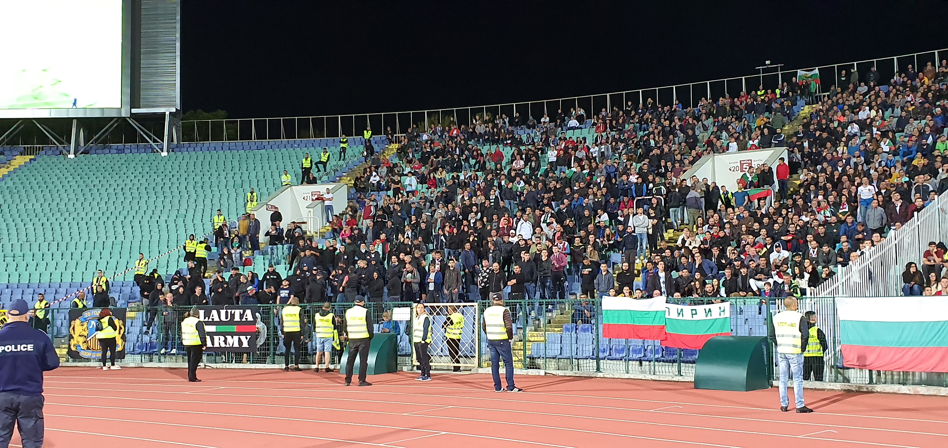 Расизмът по балканските стадиони: “Манталитетна незрялост”