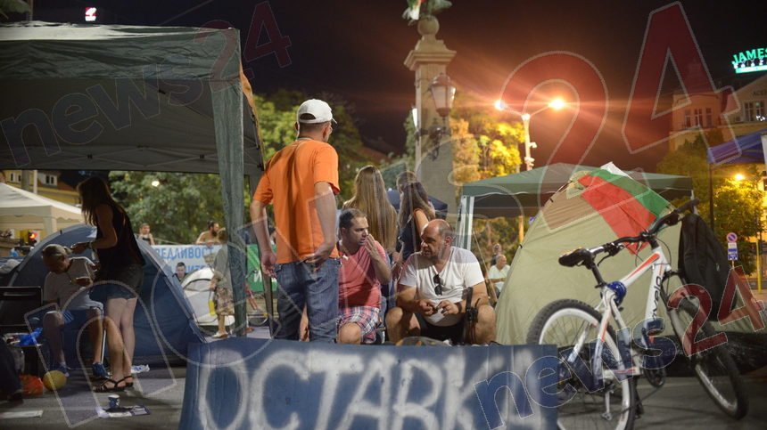 Трети ден продължава блокадата на пътя Стара Загора – Хасково