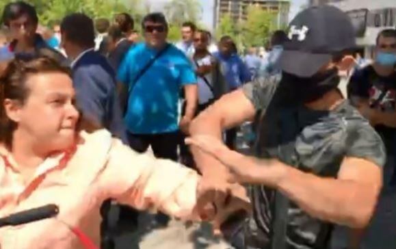 Протестиращ счупи телефона на журналистка и удари пиара на МЗХГ (ВИДЕО)