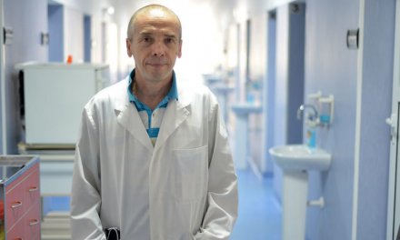 Мангъров: Страхът и изгодата пълнят болниците