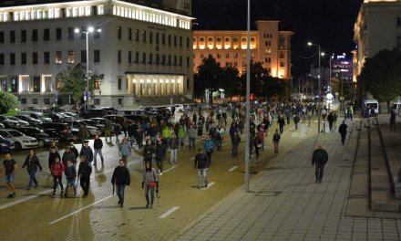 Ден 95: Освен в ”триъгълника на властта” – протести на българиет в чужбина и Росенец (ВИДЕО)