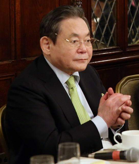 Южнокорейската компания  “Самсунг” загуби президента си