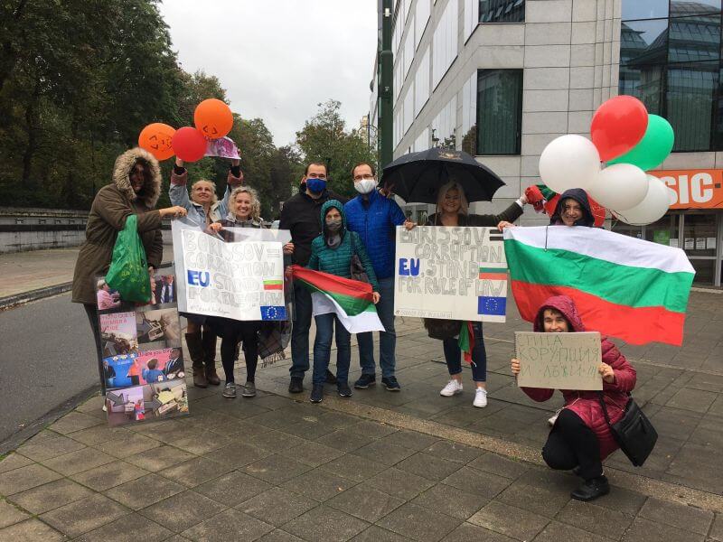 Протест срещу корупцията посрещна Борисов в Брюксел