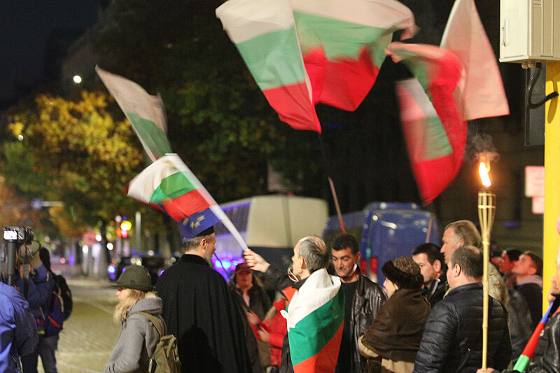 Ден 118: “Единни сме силни”. Протестът под прозорците на власта. Нападнаха екип на News24sofia.eu TV