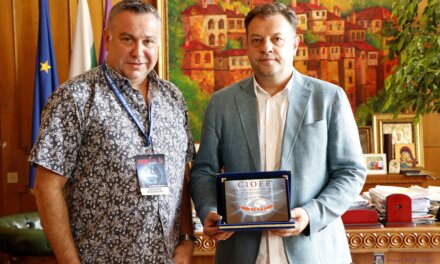 Президентът на CIOFF впечатлен от отличната организация на Международния фолклорен фестивал във В. Търново