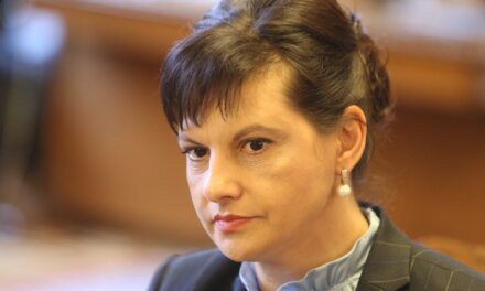 Даниела Дариткова избра да лекува хората  пред политиката
