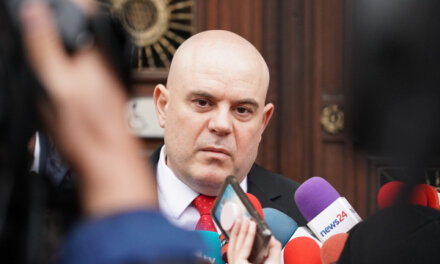 Искат оставката на главният прокурор Иван Гешев