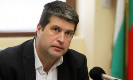Говорителят на Националната агенция по приходите Росен Бъчваров напуска приходната агенция след 21 години работа