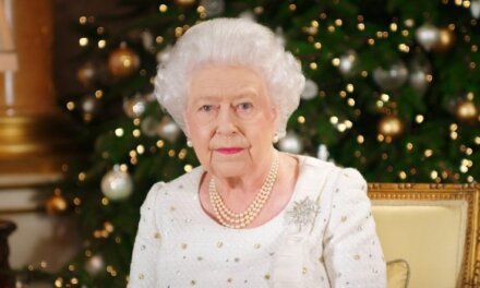 Тази година кралица Елизабет отменя традиционно коледно събиране заради “Омикрон”
