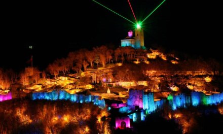 Велико Търново посреща 2022 с атрактивно светлинно шоу и концерт ,ограничава фойерверките