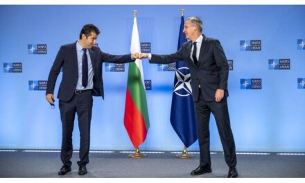 Кирил Петков се срещна с  генералния секретар на НАТО Йенс Столтенберг