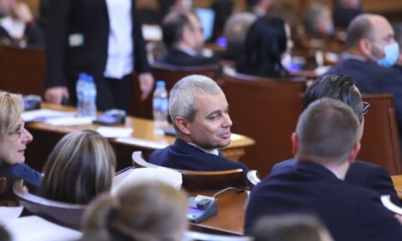 „Възраждане“ искат Херо Мустафа да обяснява в парламента (ВИДЕО)