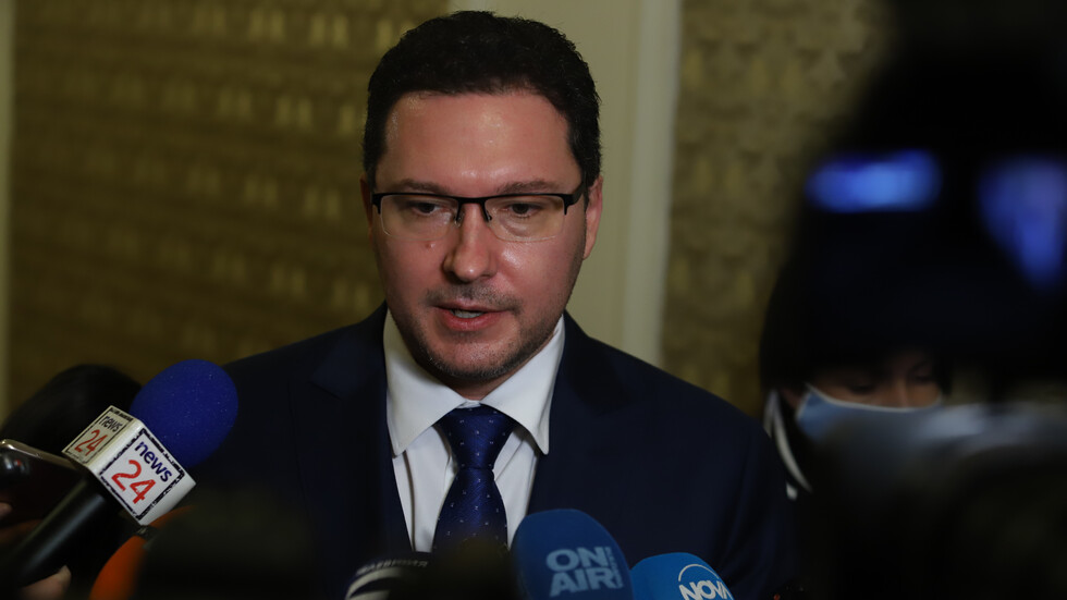 Даниел Митов не очаква промяна от втория мандат на Радев