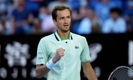 Даниил Медведев триумфира в третия кръг на Australian Open