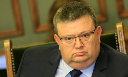 Парламента прие оставката на Сотир Цацаров