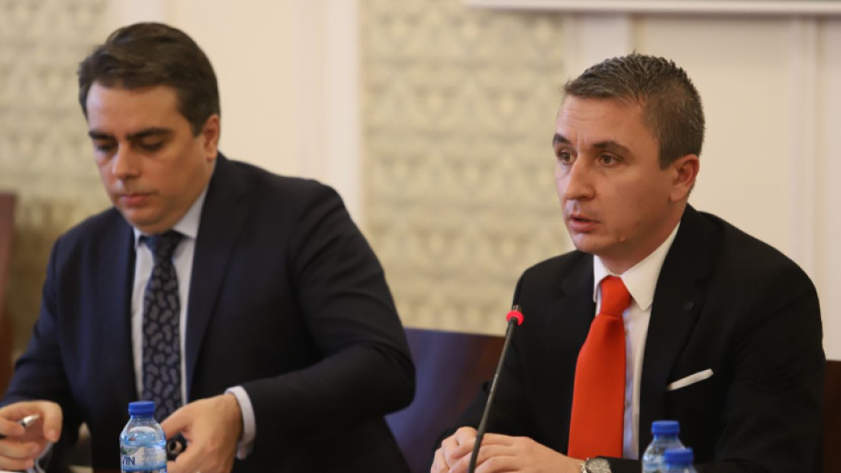 Двама министри отиват на разговори с ЕК за стъпките след спрения руски газ