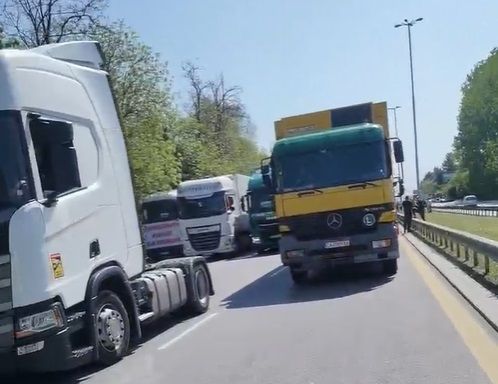 Входовете на Цариградско шосе и всички входове на Пловдив са блокирани