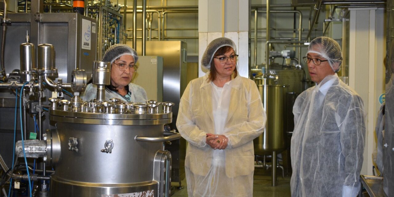 Вицепремиерът Нинова и посланикът на Япония обявиха нова японска инвестиция в българското кисело мляко