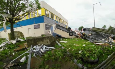 Торнадо връхлетя западния германски град Падерборн