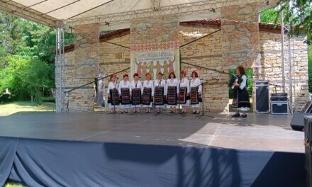 Фестивалът „Насред мегдана в Арбанаси“ събра 1500 пазители на фолклора от цяла България