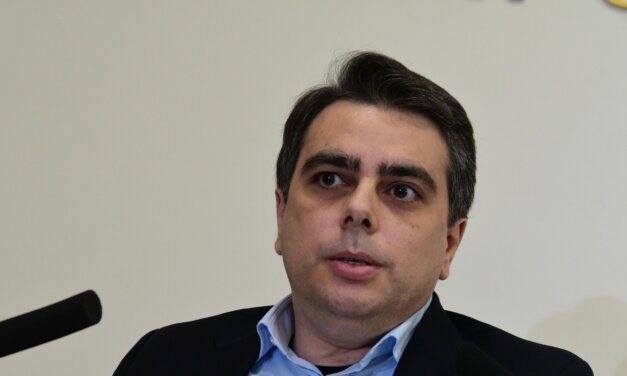 Асен Василев: Решени сме да доведем битката за България докрай