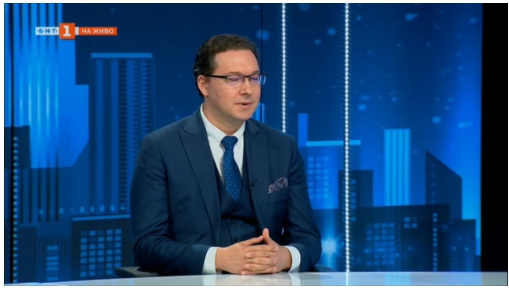 Даниел Митов: Падането на правителството е резултат от обществен натиск