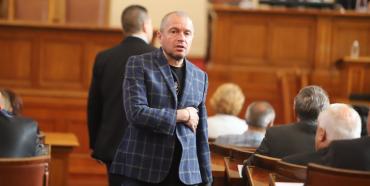 Тошко Йорданов: Министър-председателят продължава да звъни на хора от партията