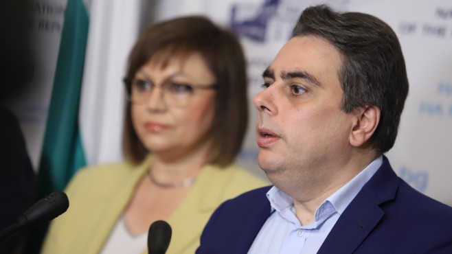 Нинова призна: Асен Василев беше спряган за премиер